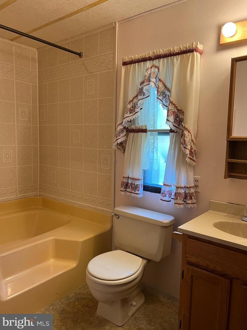 17 Jfk Blvd, Millville NJ  08332-4409 exterior