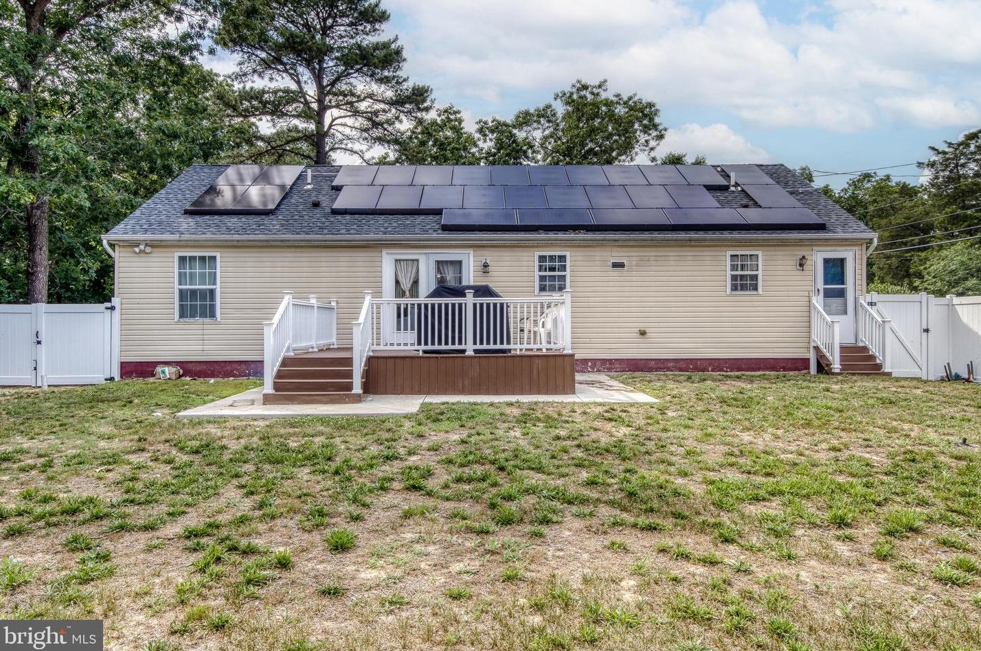 5 Queen Rd, Millville NJ  08332-7215 exterior