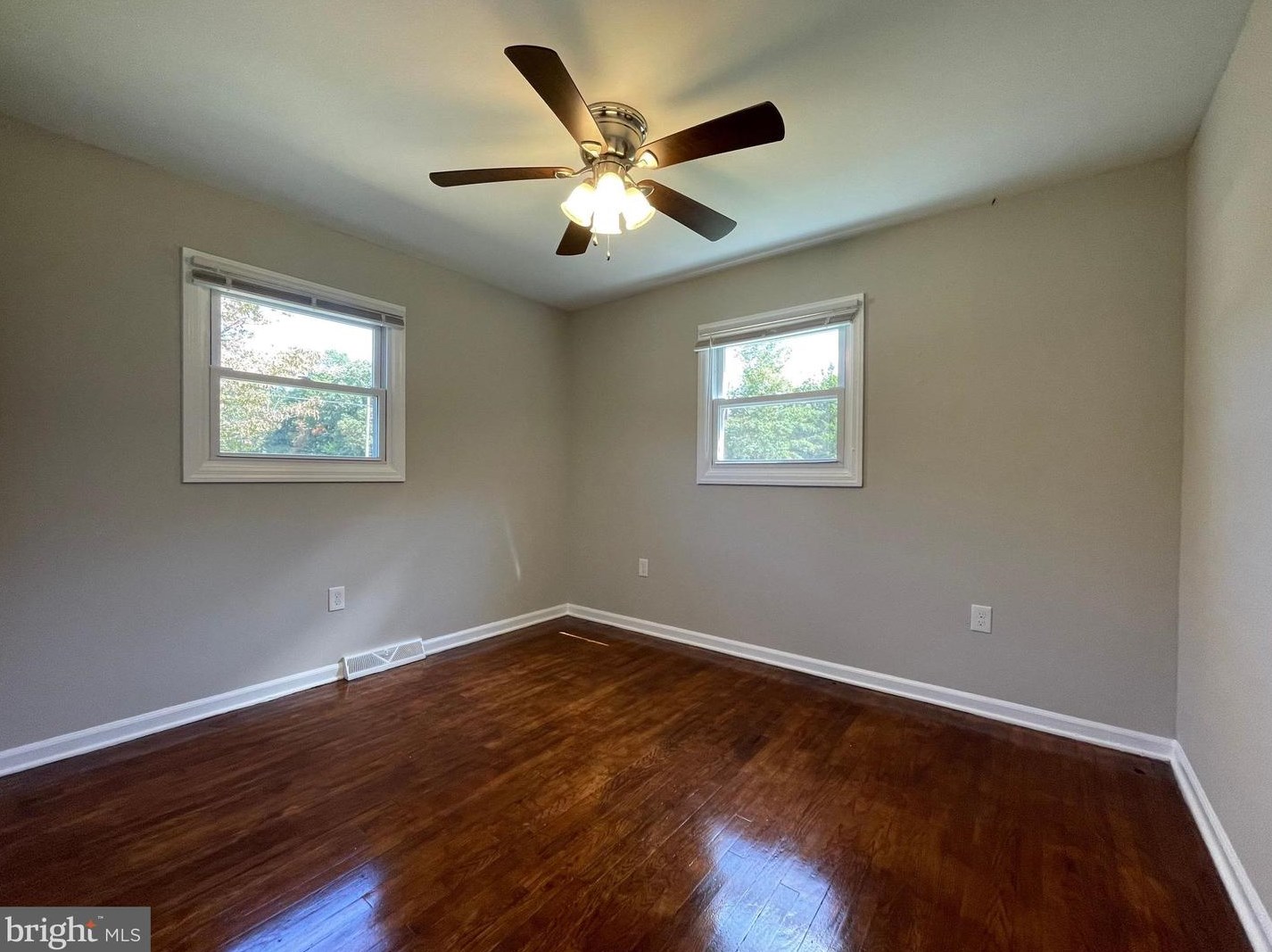 6 Rogers Dr, Stow Creek Twp NJ exterior