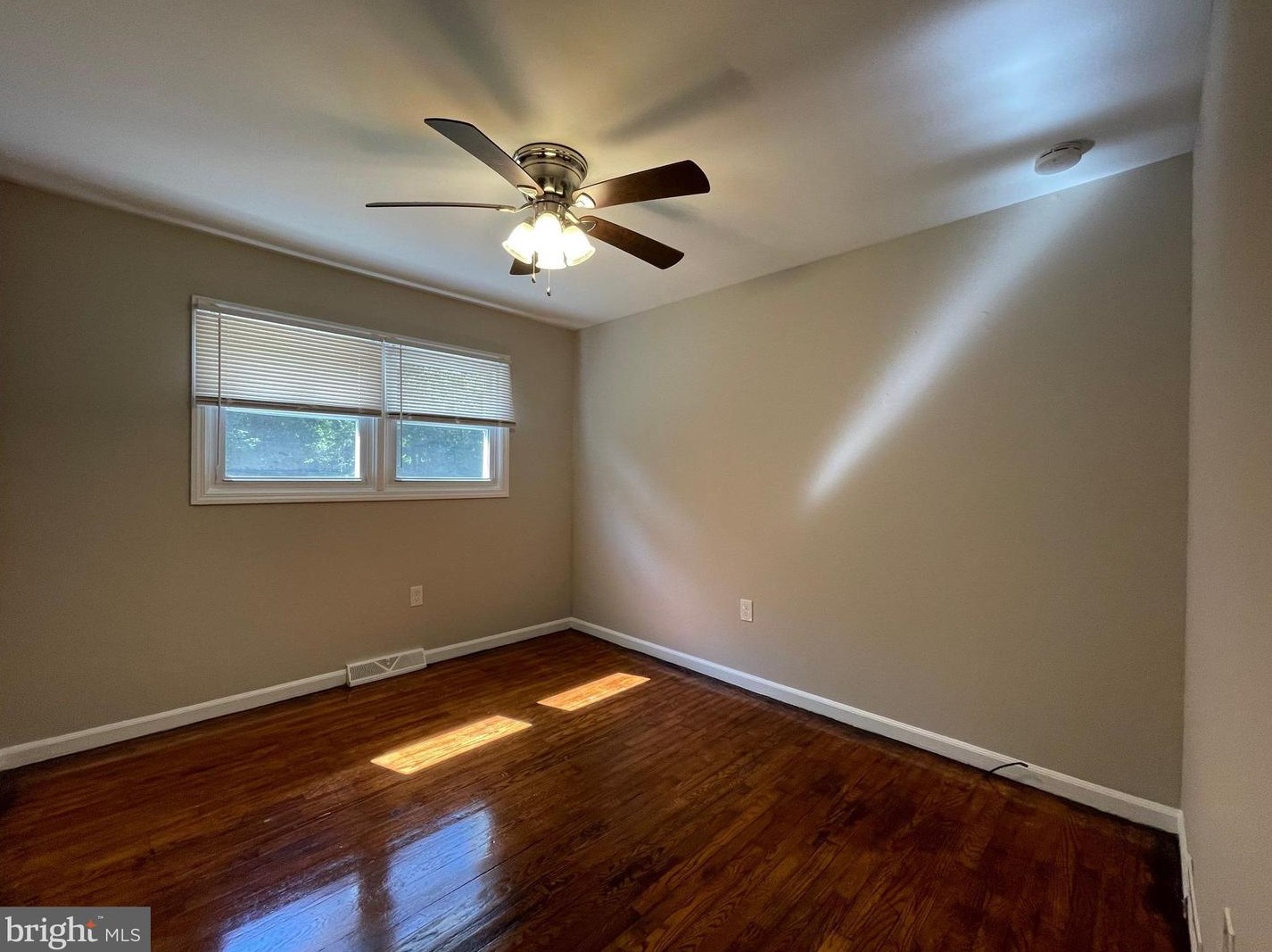 6 Rogers Dr, Stow Creek Twp NJ exterior