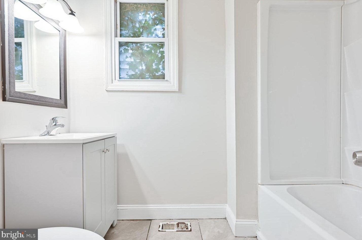 409 East Ave, Vineland NJ 08360-3815 exterior