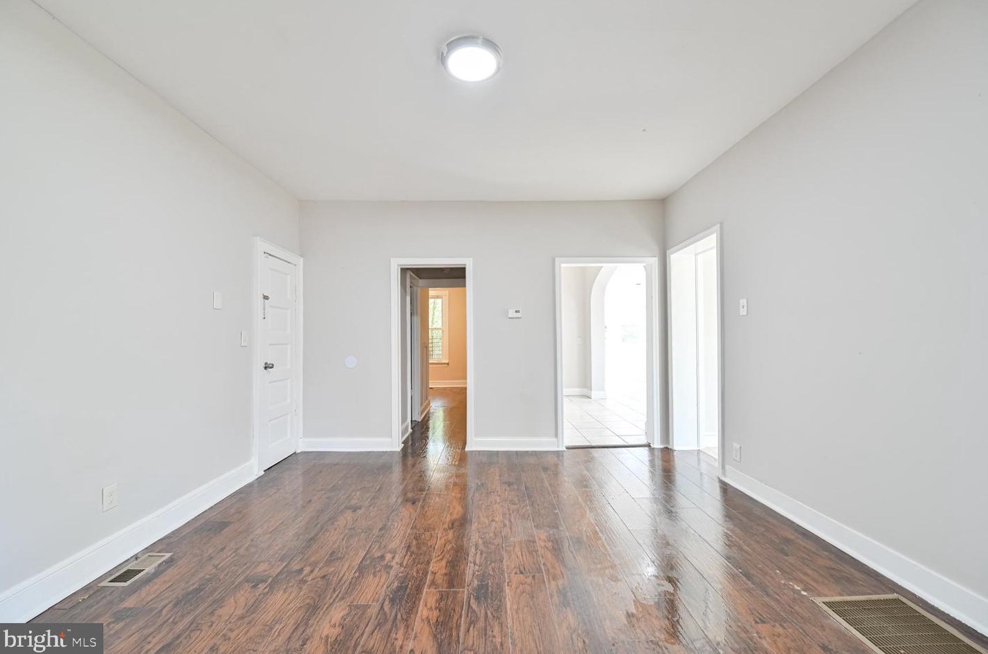 409 East Ave, Vineland NJ 08360-3815 exterior