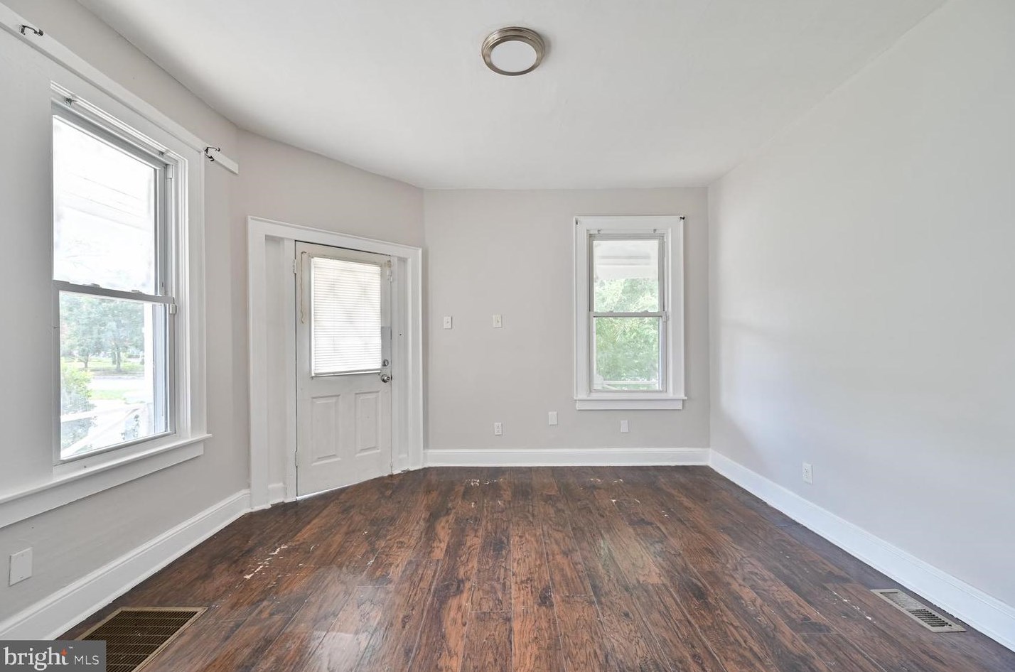 409 East Ave, Vineland NJ 08360-3815 exterior