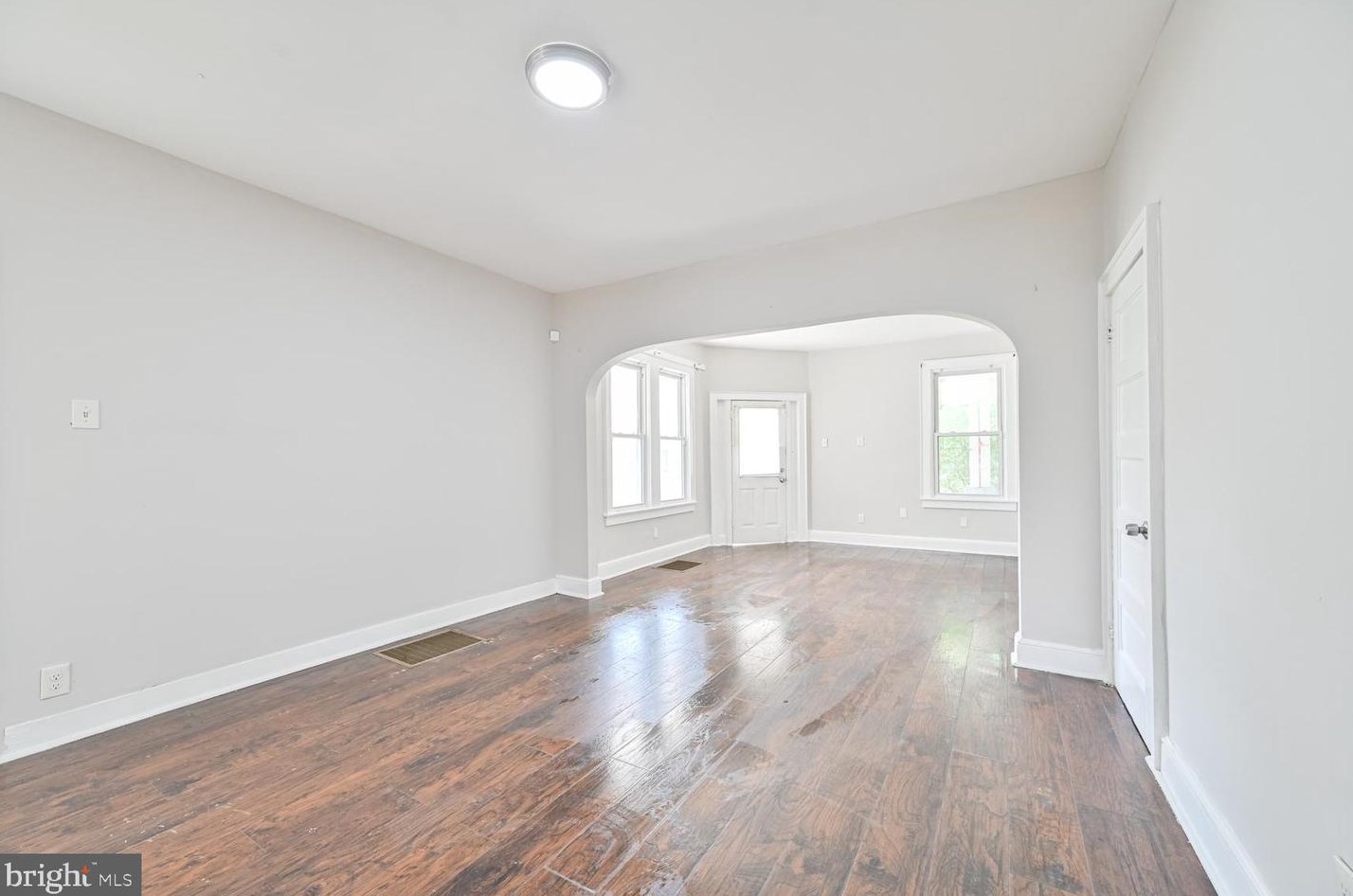 409 East Ave, Vineland NJ 08360-3815 exterior