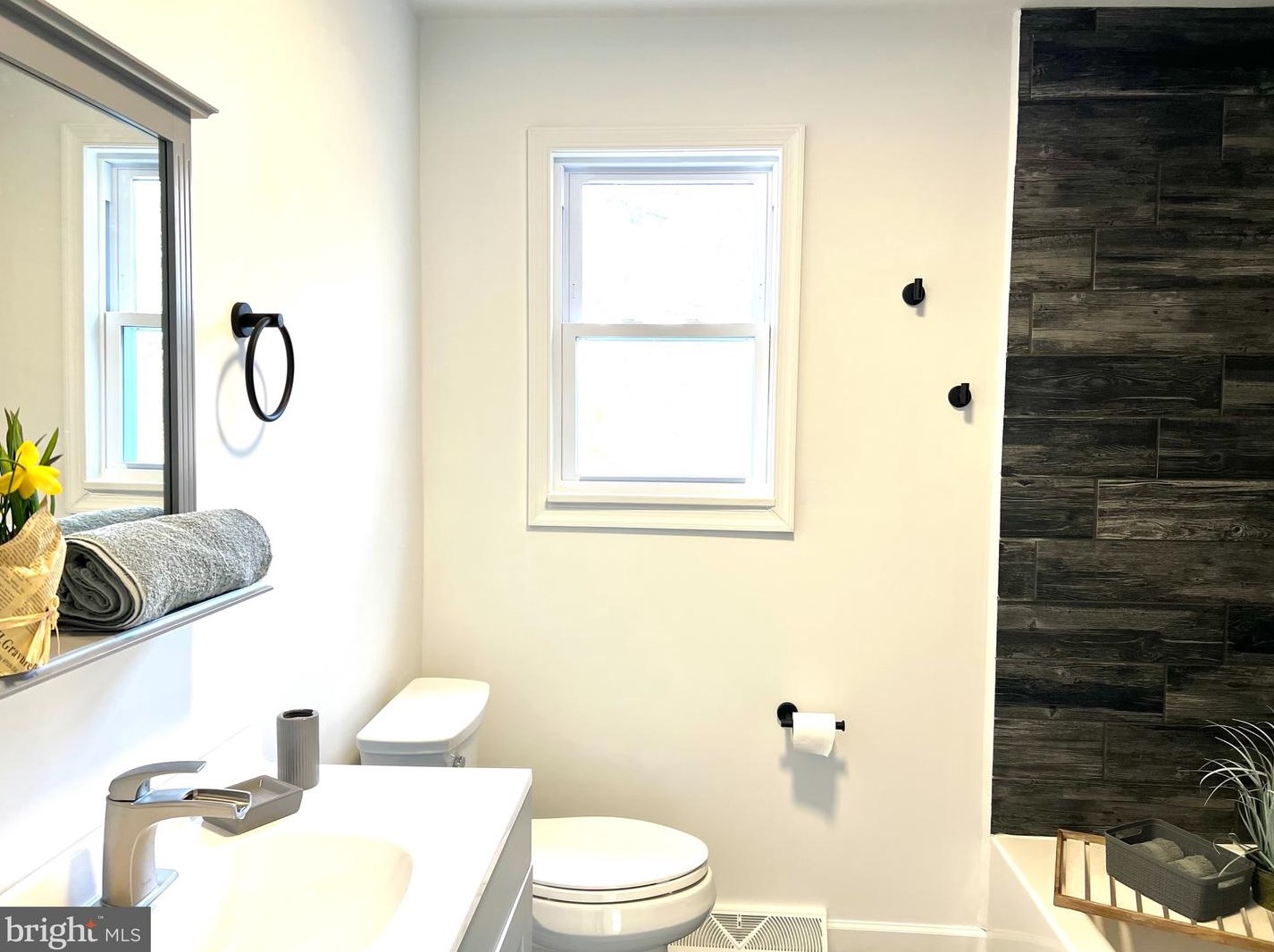 896 Vineland Ave, Stow Creek Twp NJ  08302-4819 exterior