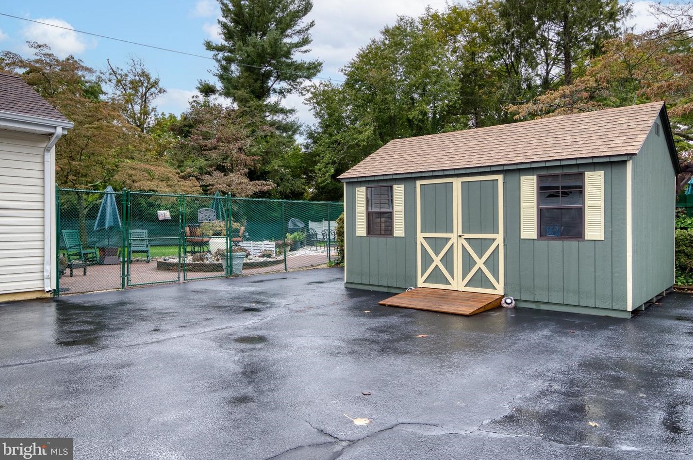 30 Northwood Dr, Vineland NJ  08360-4108 exterior