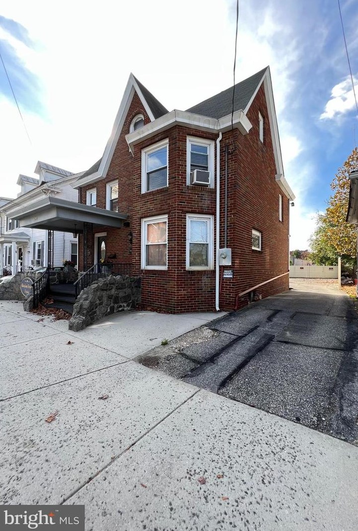 214 2nd St, Millville NJ  08332-6502 exterior