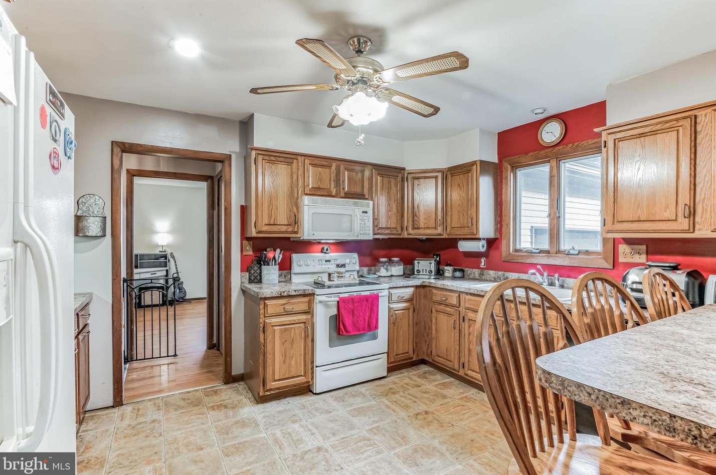 13 Silver Brook Dr, Stow Creek Twp NJ  08302-9407 exterior