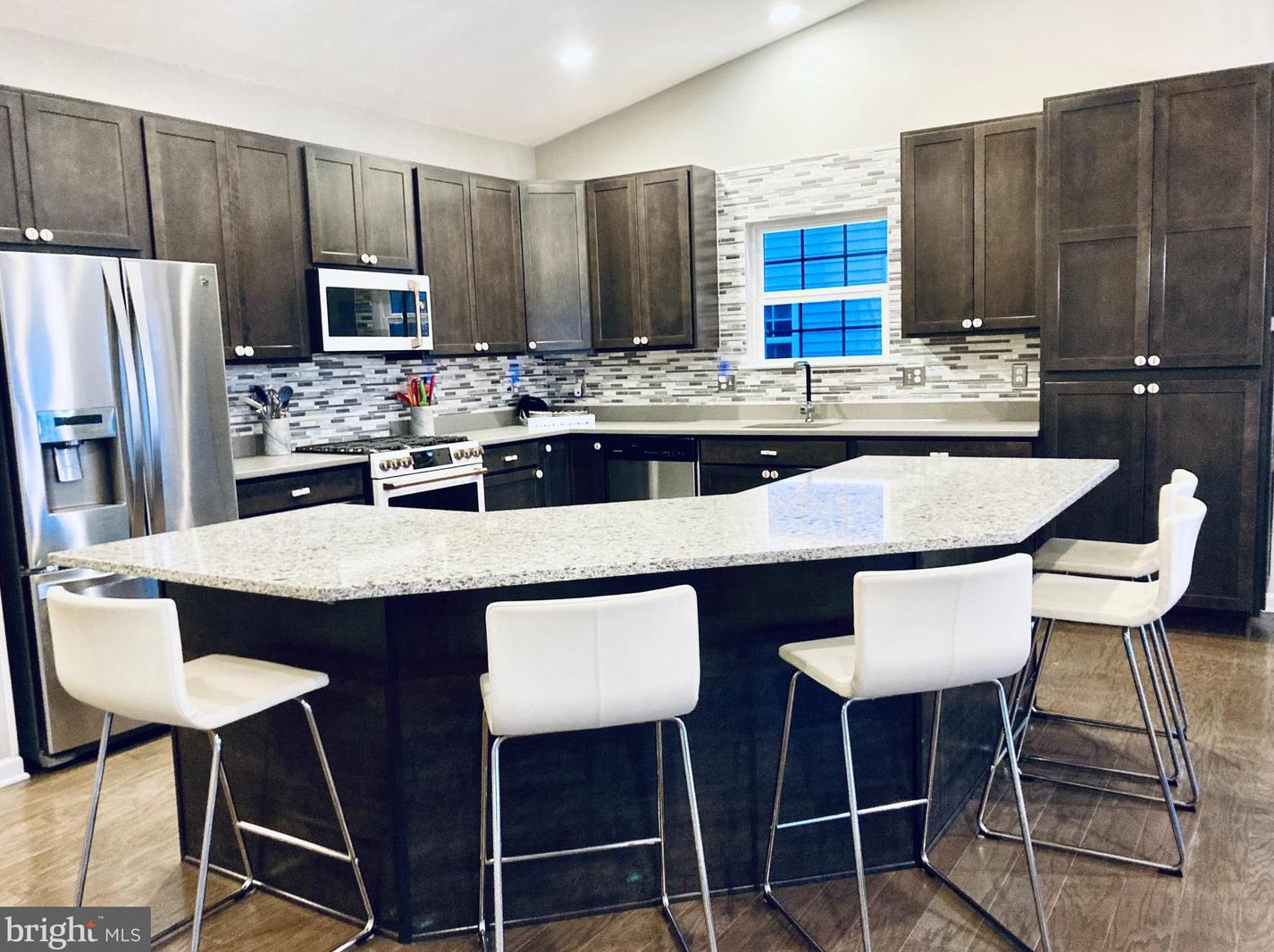 54 Cottage St, Millville NJ  08332-4829 exterior