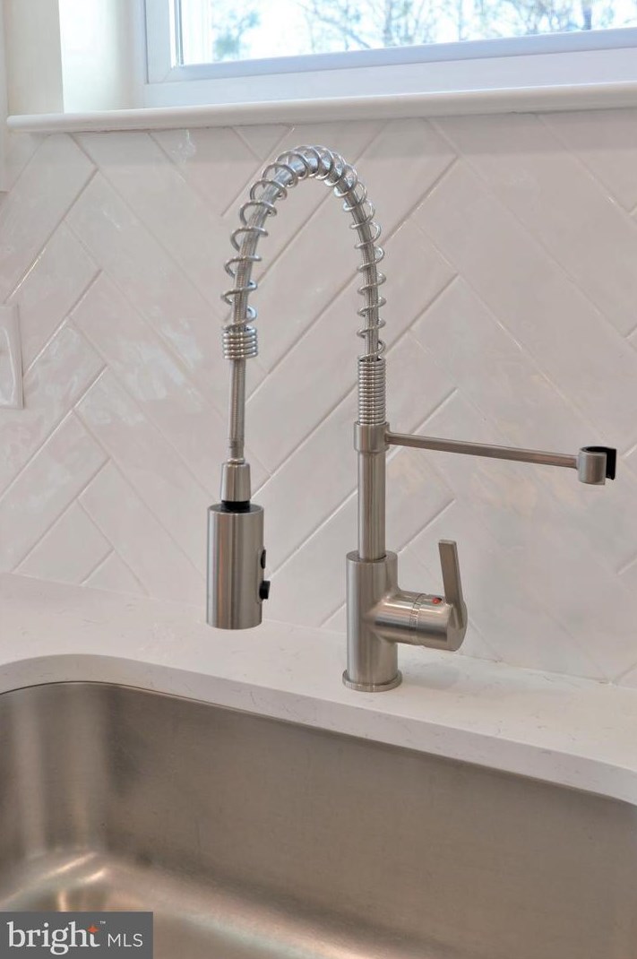 5010 Covered Bridge Rd, Millville NJ  08332 exterior