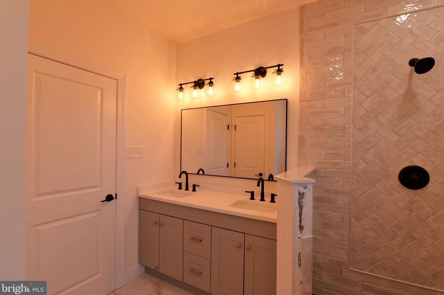 5010 Covered Bridge Rd, Millville NJ  08332 exterior