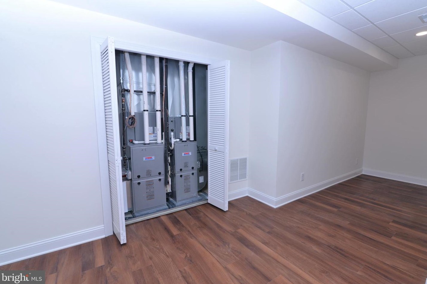 5010 Covered Bridge Rd, Millville NJ  08332 exterior