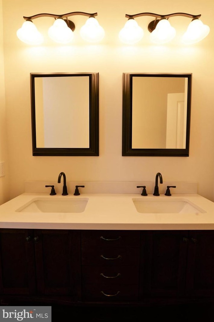 5010 Covered Bridge Rd, Millville NJ  08332 exterior