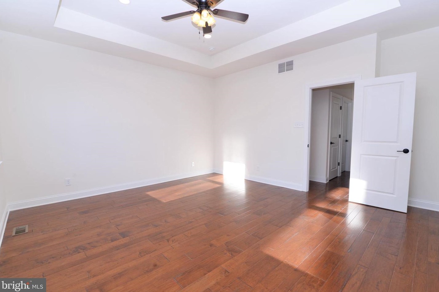 5010 Covered Bridge Rd, Millville NJ  08332 exterior