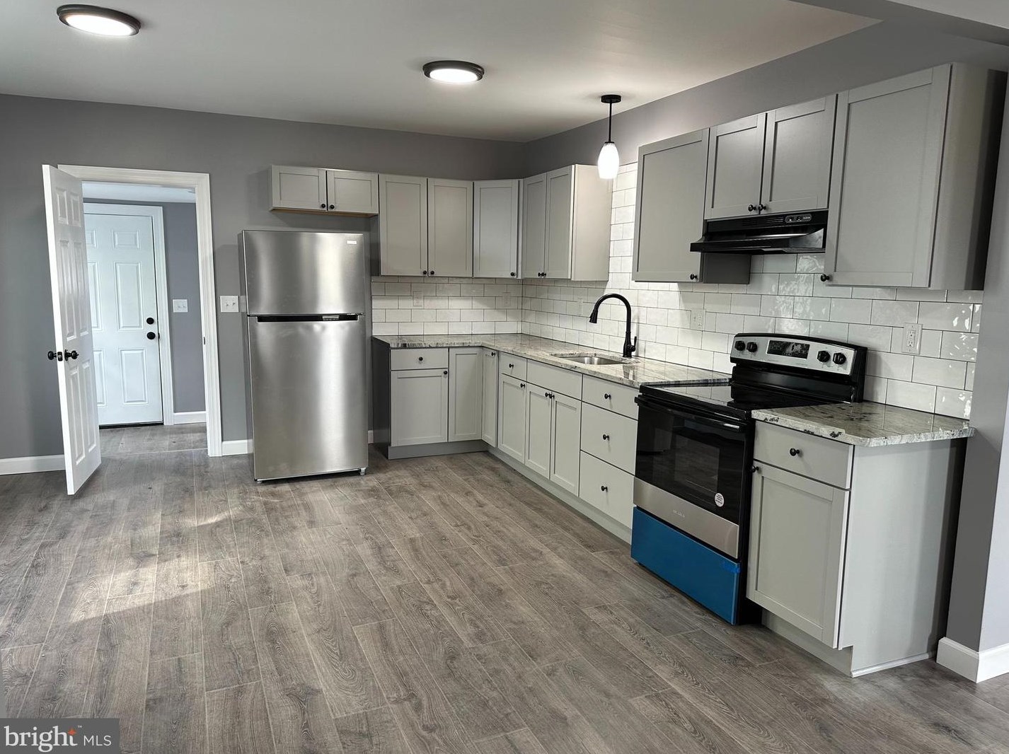 125 Foundry St, Millville NJ  08332-2805 exterior