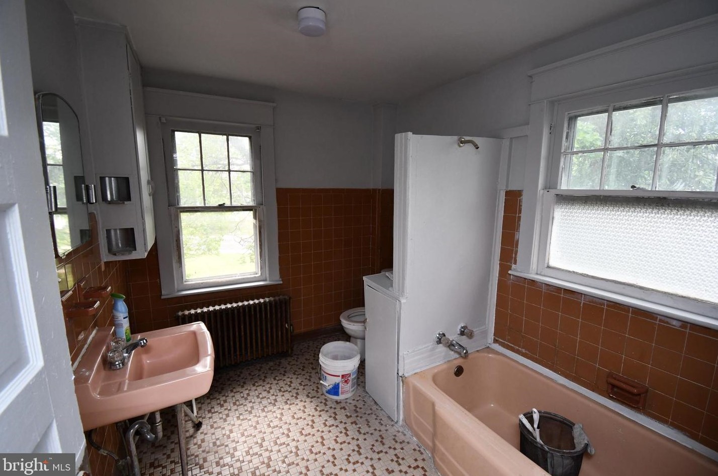 314 E St, Millville NJ  08332-2657 exterior