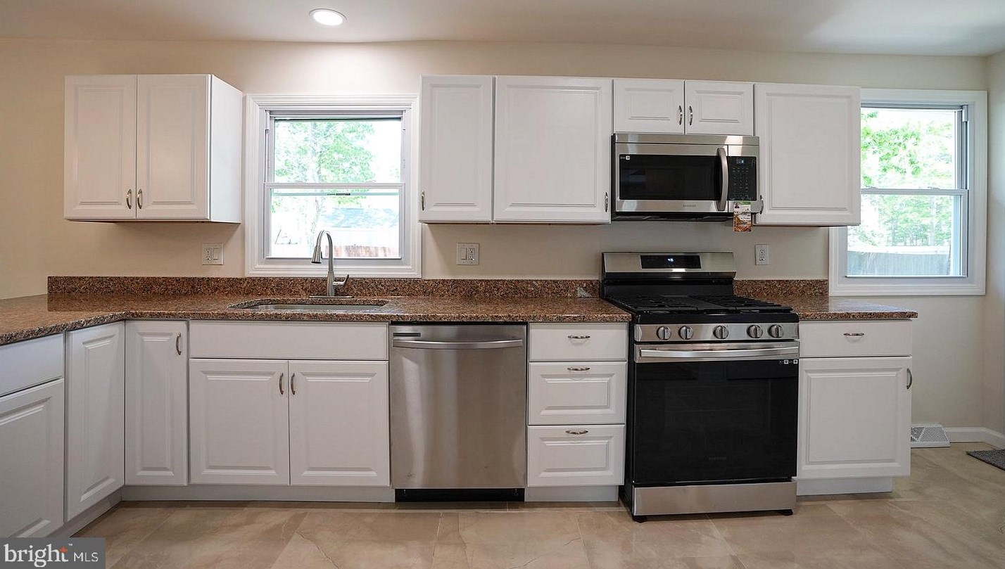 1308 Cedarbrook Ave, Millville NJ  08332-4701 exterior