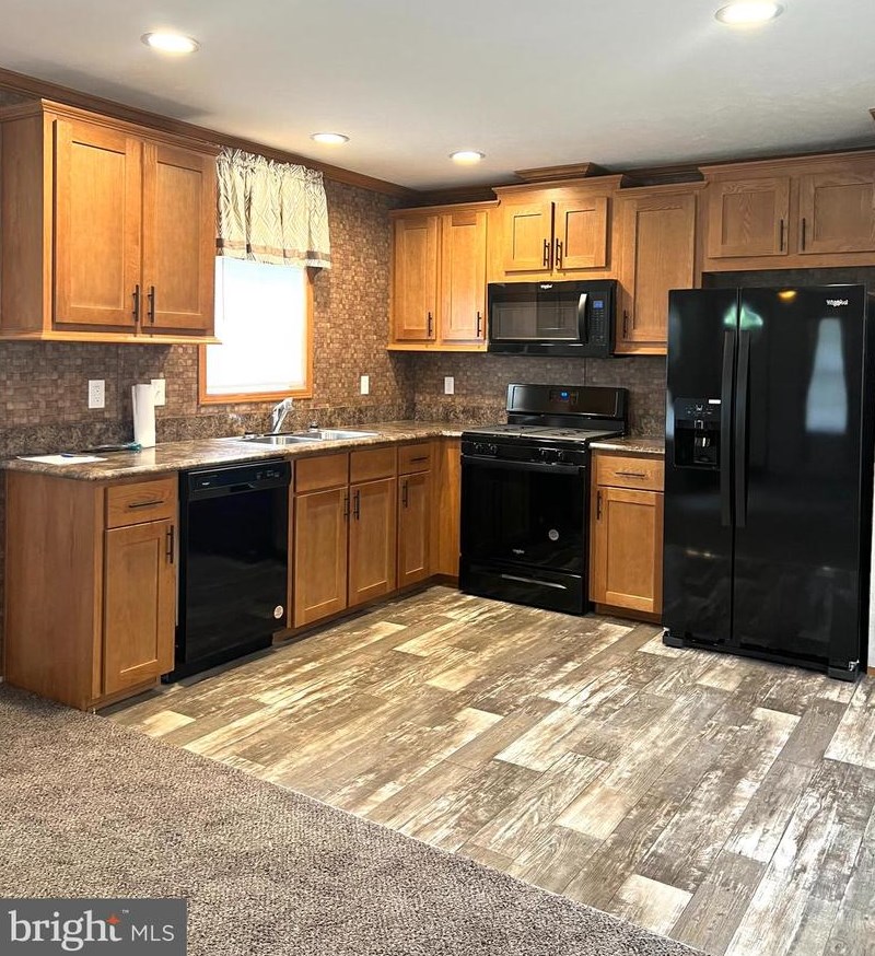 16 Jfk Blvd, Millville NJ  08332-4409 exterior