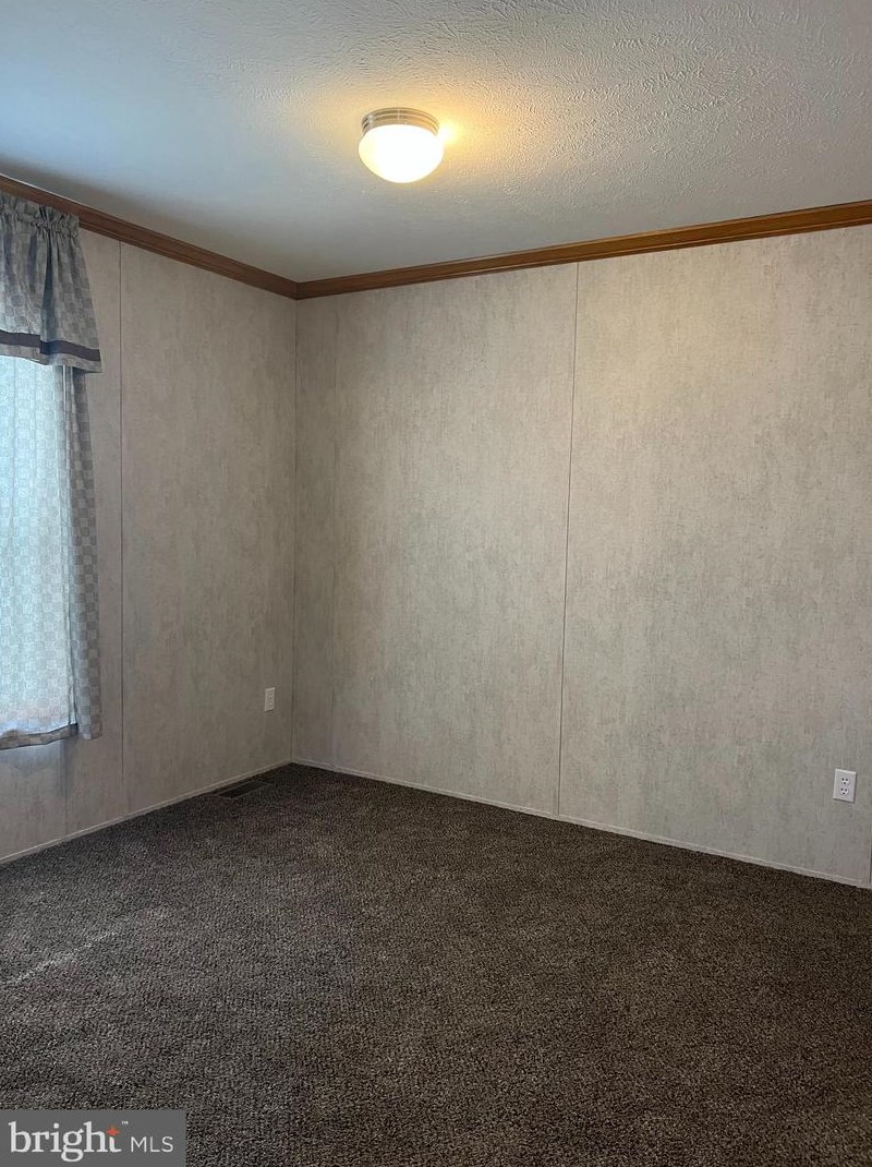 16 Jfk Blvd, Millville NJ  08332-4409 exterior