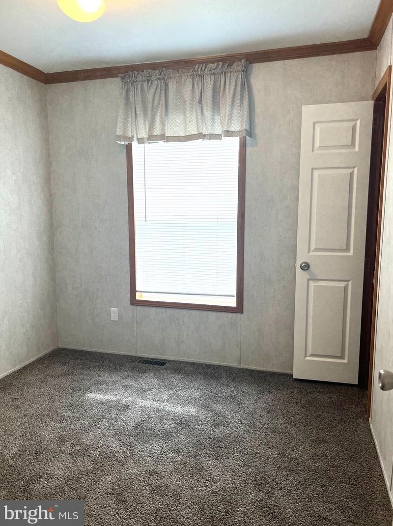 16 Jfk Blvd, Millville NJ  08332-4409 exterior