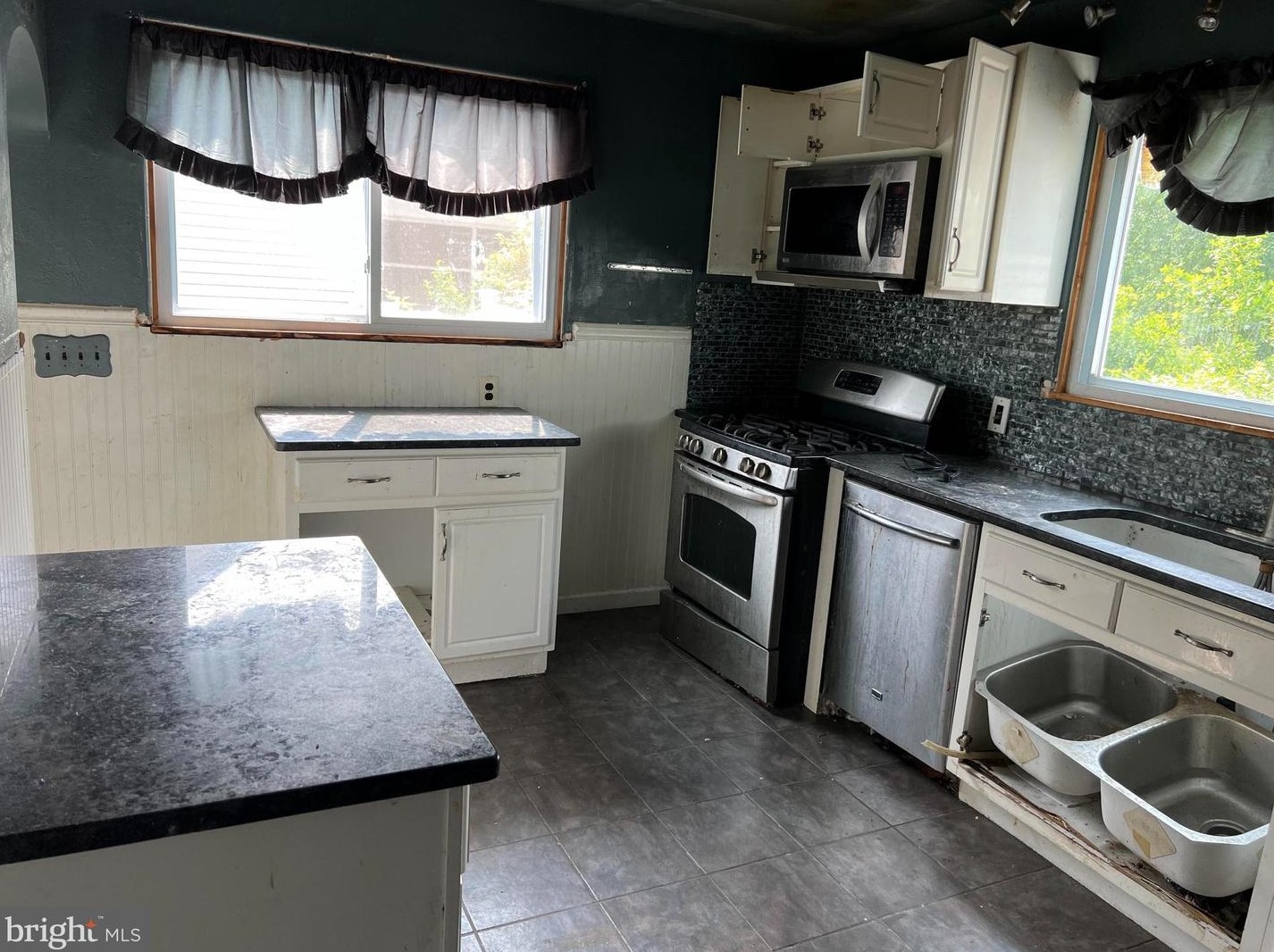 1171 New Pear St, Vineland NJ  08360-4218 exterior