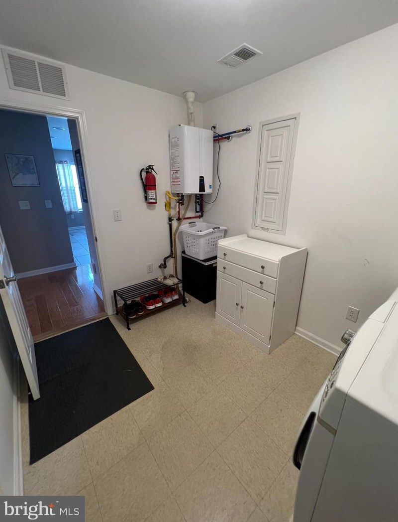 143 Cottage St, Millville NJ 08332-4829 exterior