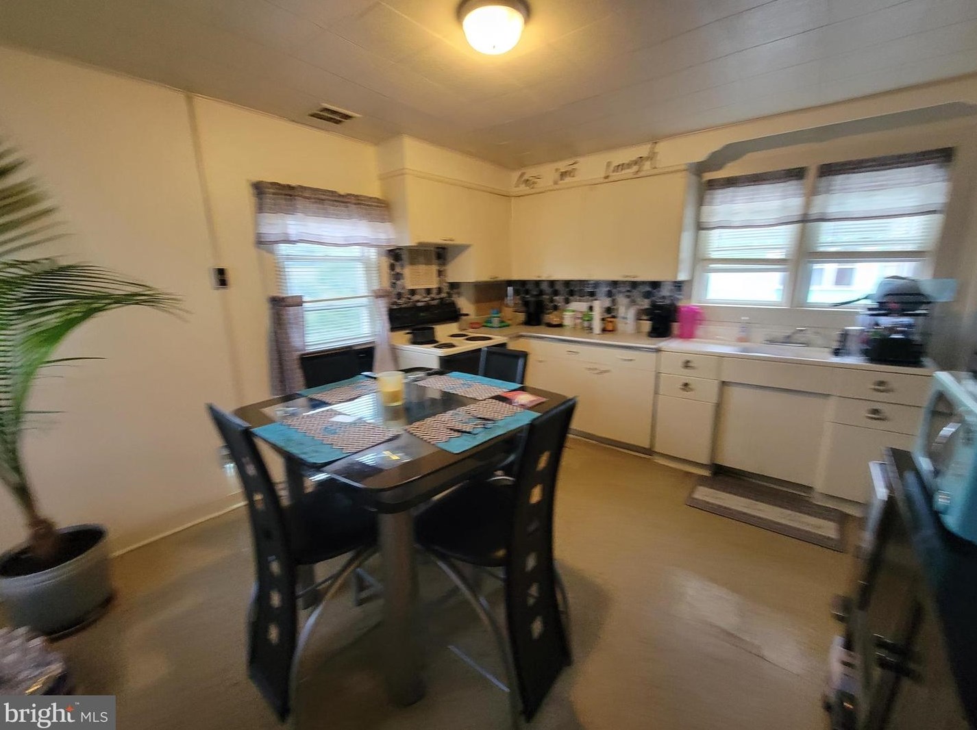 409 Elmer St, Vineland NJ 08360-4537 exterior