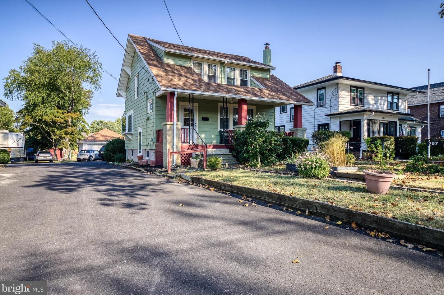 207 East Ave, Vineland NJ  08360-4717 exterior