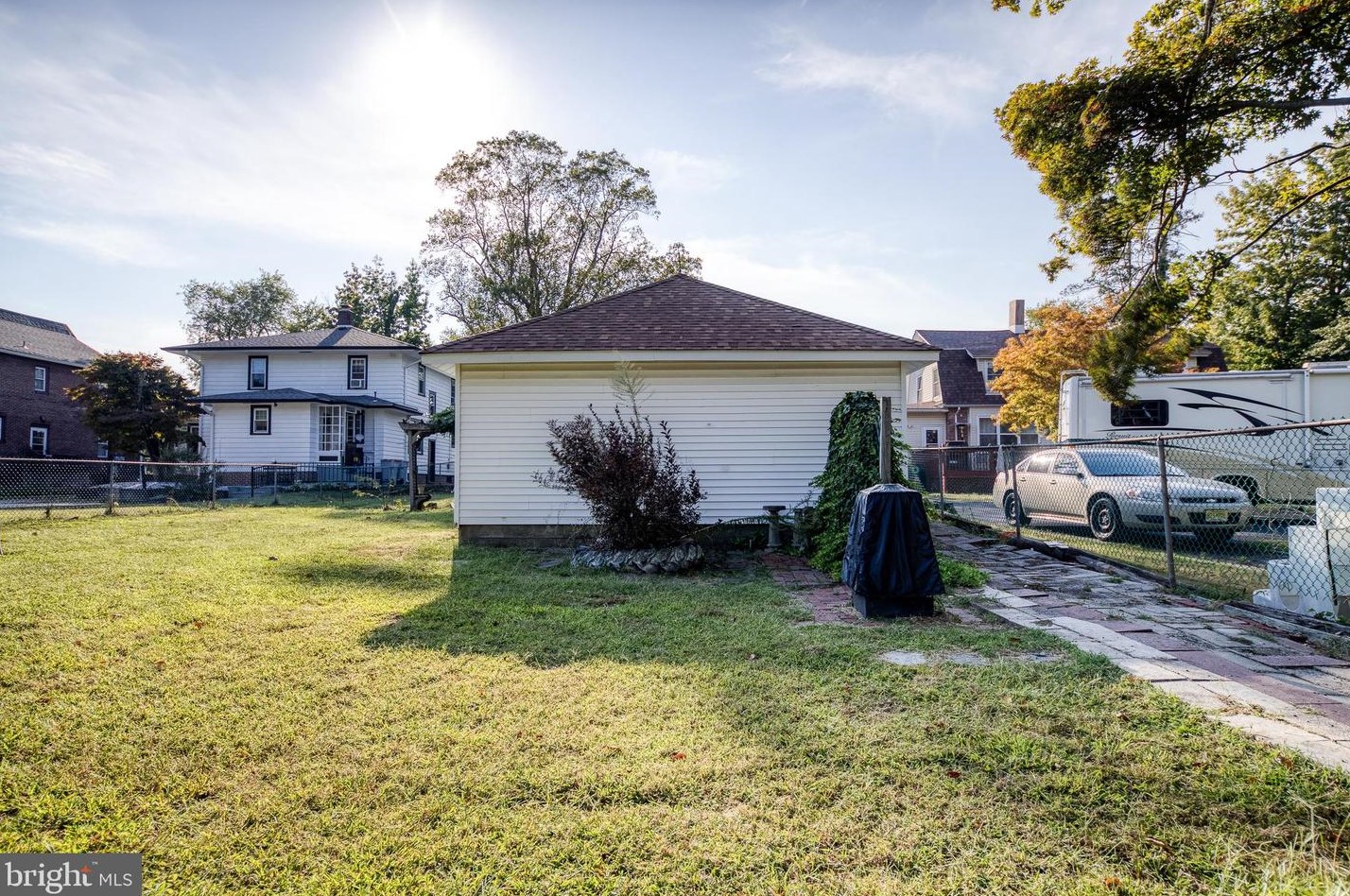 207 East Ave, Vineland NJ  08360-4717 exterior
