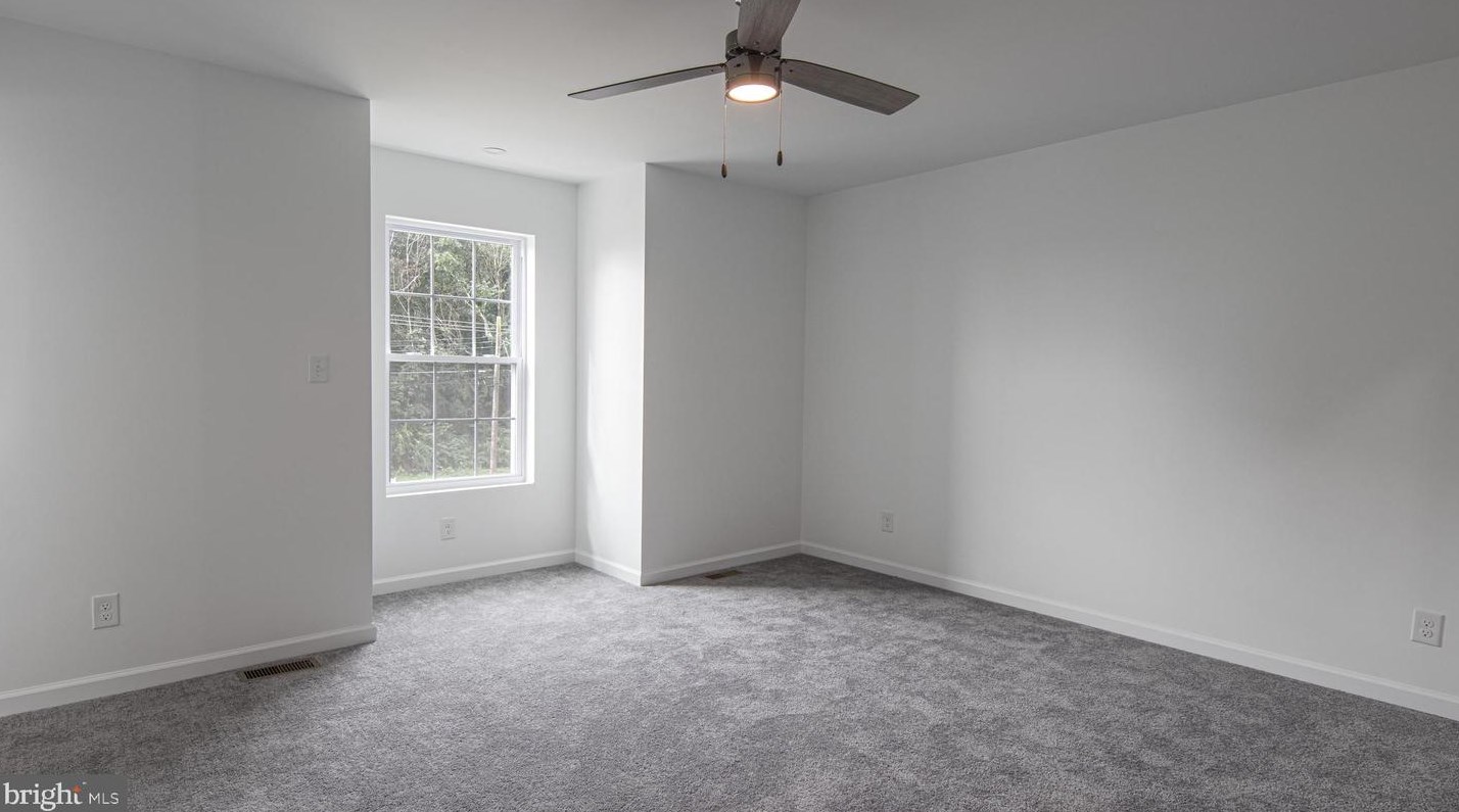 1084 New Peach St, Vineland NJ  08360-3439 exterior