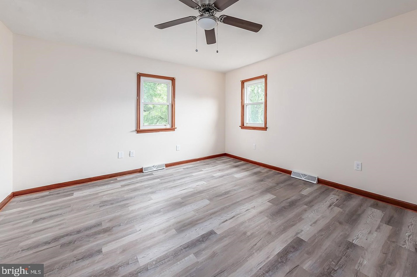 549 Newport Rd, Millville NJ 08332-7818 exterior