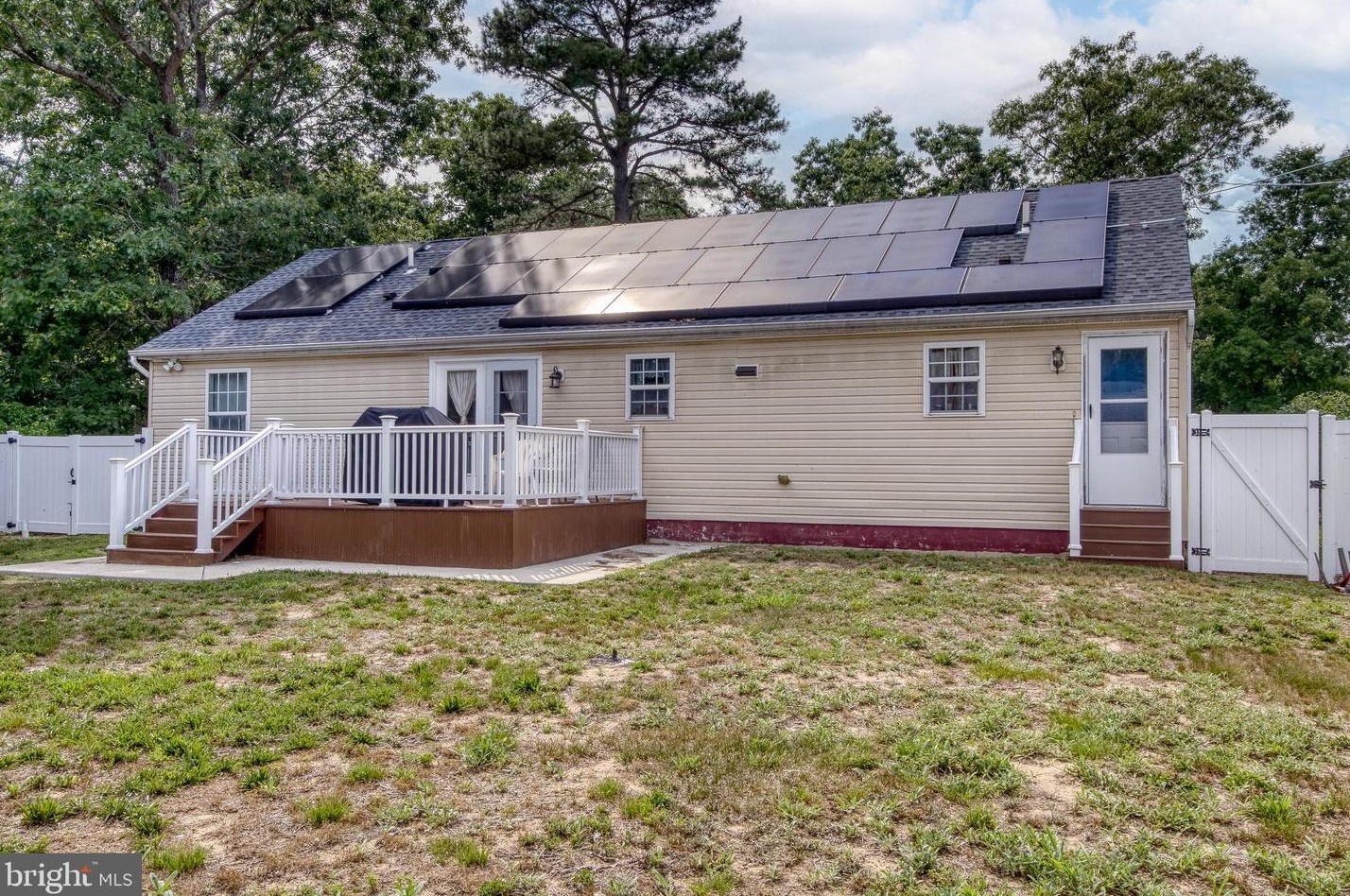 5 Queen Rd, Millville NJ  08332-7215 exterior