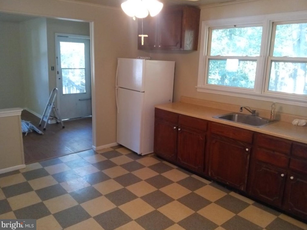 6901 Whittier Dr, Millville NJ  08332-5764 exterior