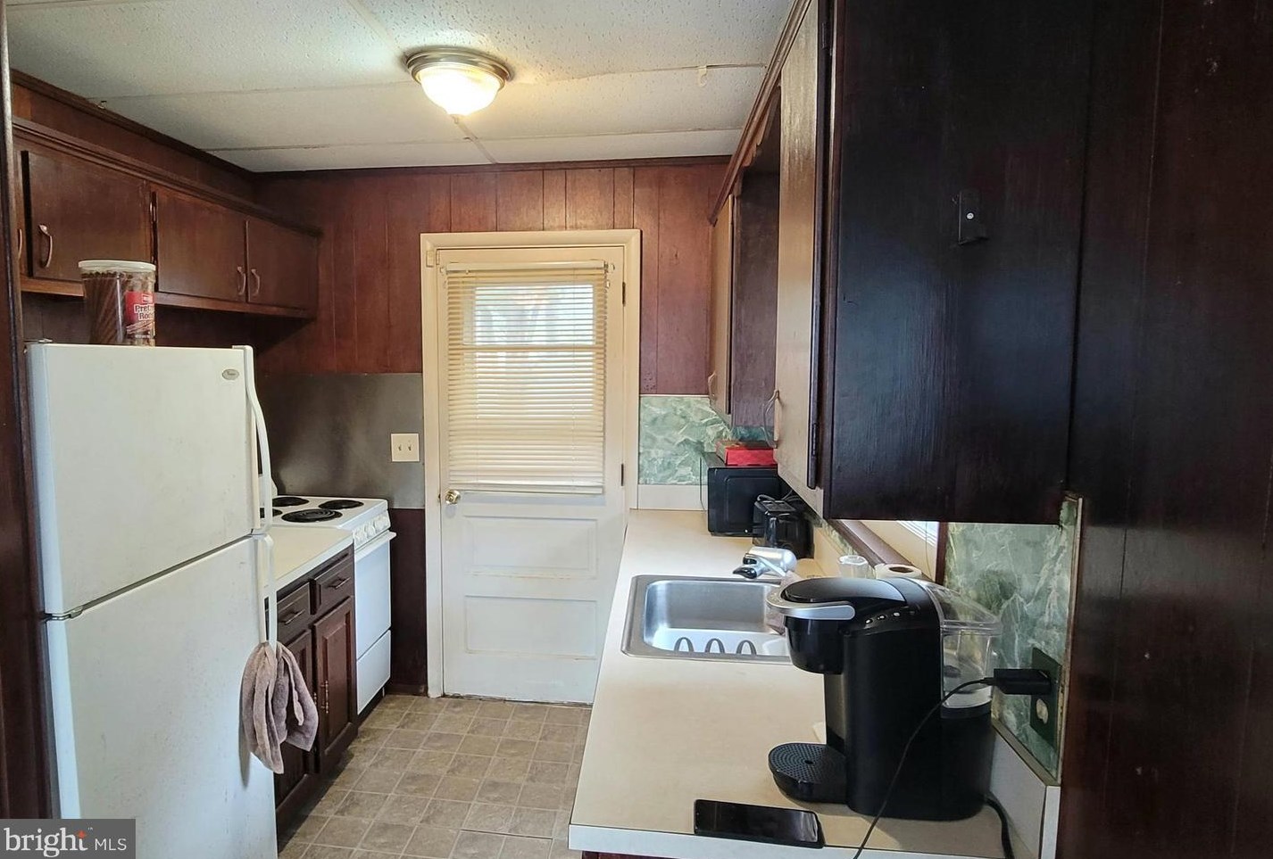 1210 Buckshutem Rd, Millville NJ  08332-7255 exterior
