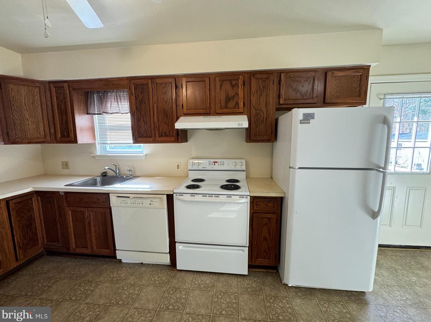 2485 Oak Rd, Vineland NJ  08361-2507 exterior