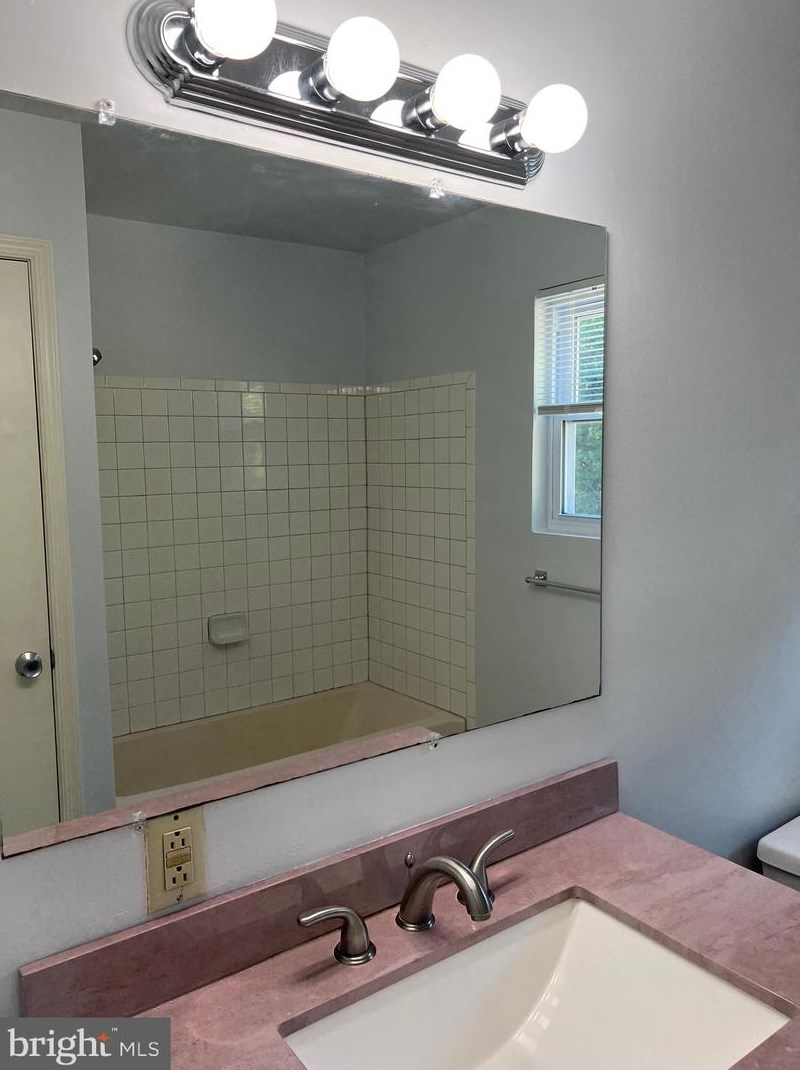 2485 Oak Rd, Vineland NJ  08361-2507 exterior