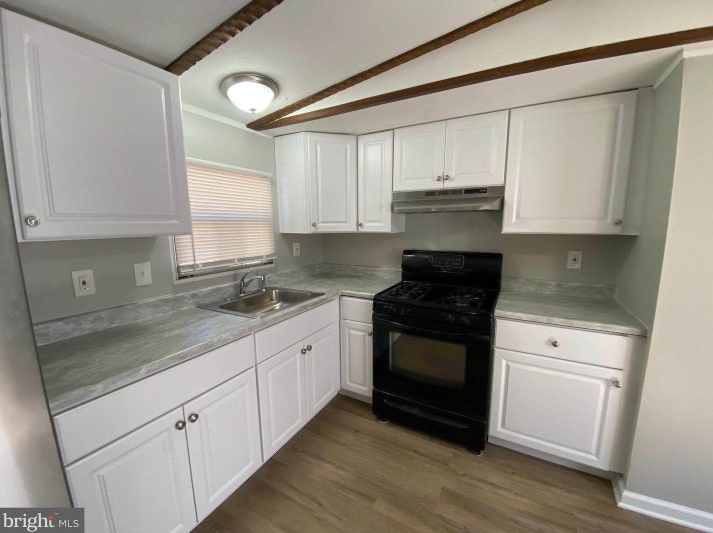 246 Poplar Rd, Millville NJ  08332-7001 exterior