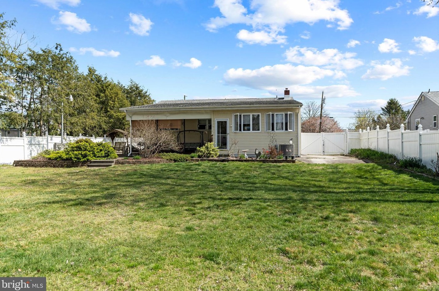 606 Valatia Ave, Millville NJ  08332-3918 exterior