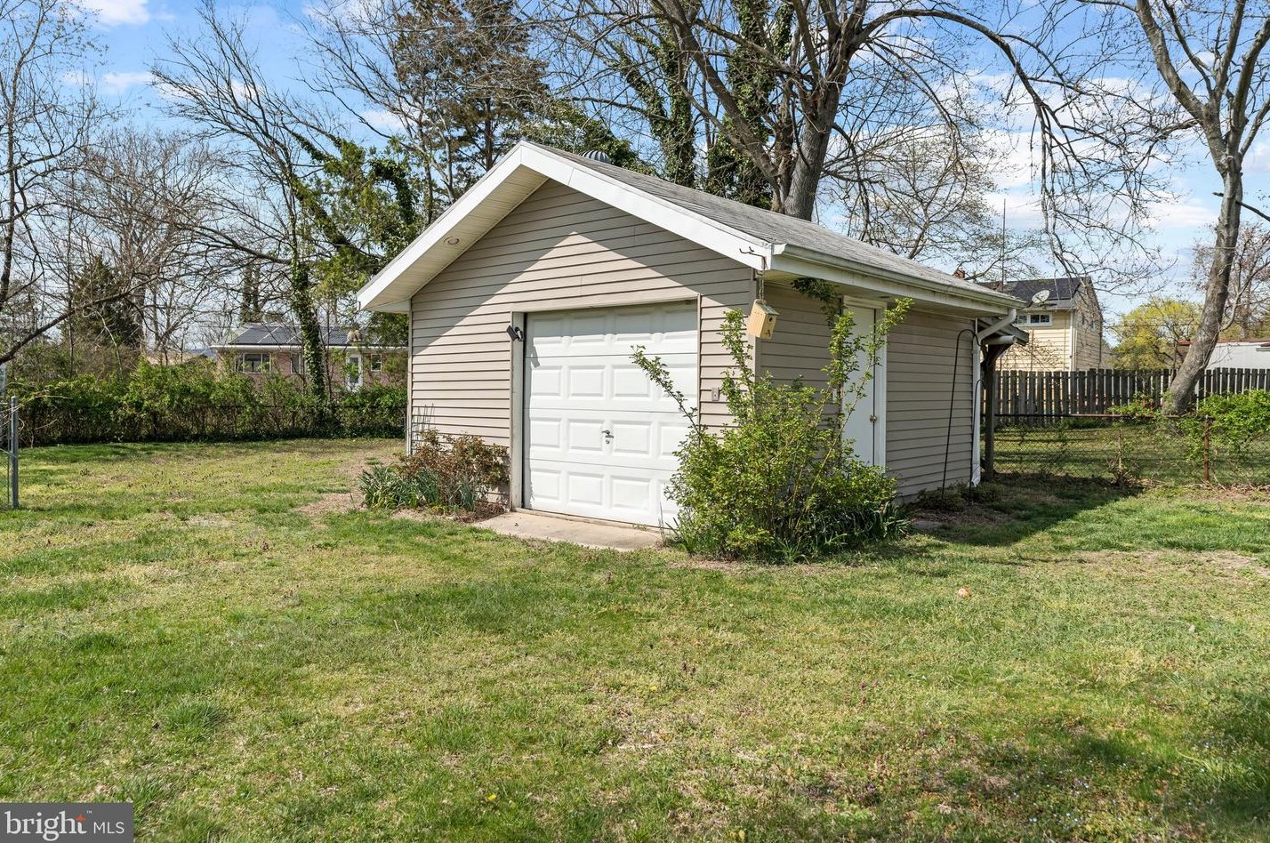 606 Valatia Ave, Millville NJ  08332-3918 exterior