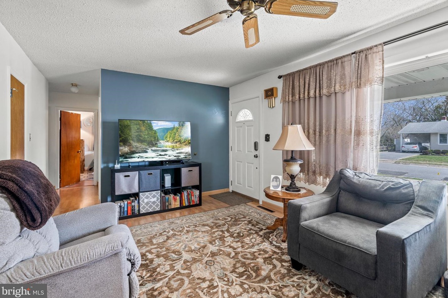 606 Valatia Ave, Millville NJ  08332-3918 exterior