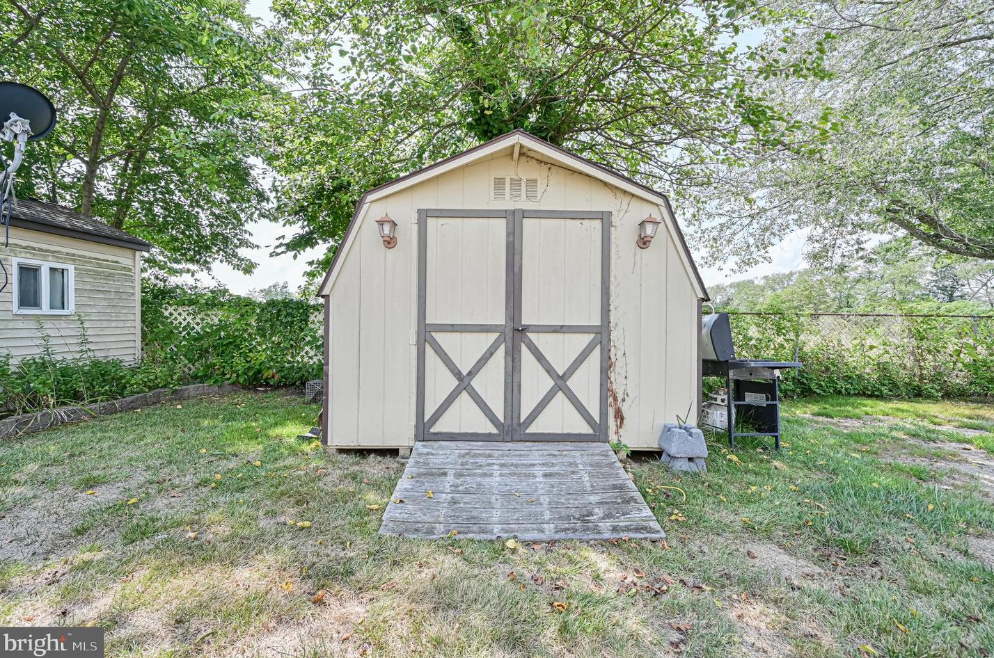 1964 Oak Rd, Vineland NJ  08361-2562 exterior