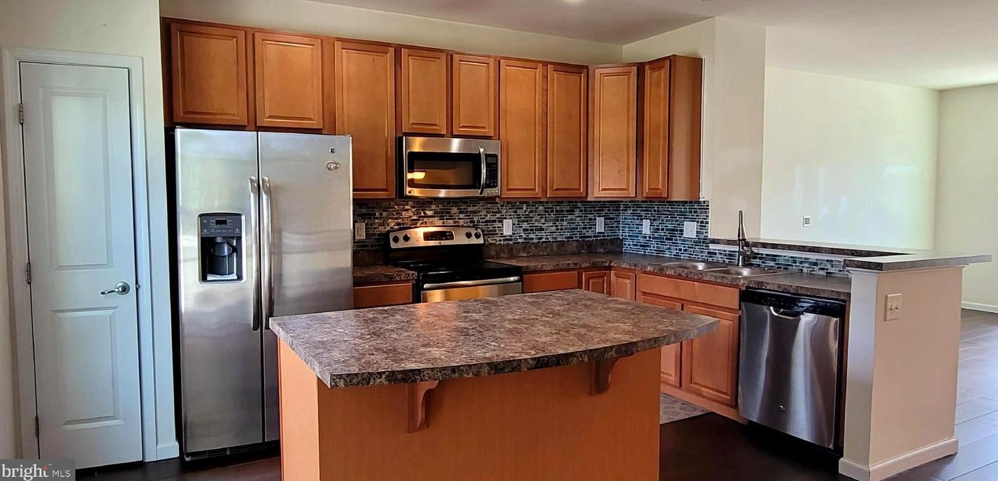 2102 Oak Rd, Vineland NJ  08361-2506 exterior