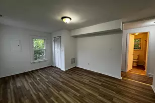 323 E Vine St, Millville, NJ 08332 - Photo 9