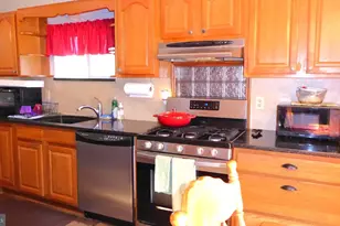 110 Daffodil Rd, Millville, NJ 08332 - Photo 9