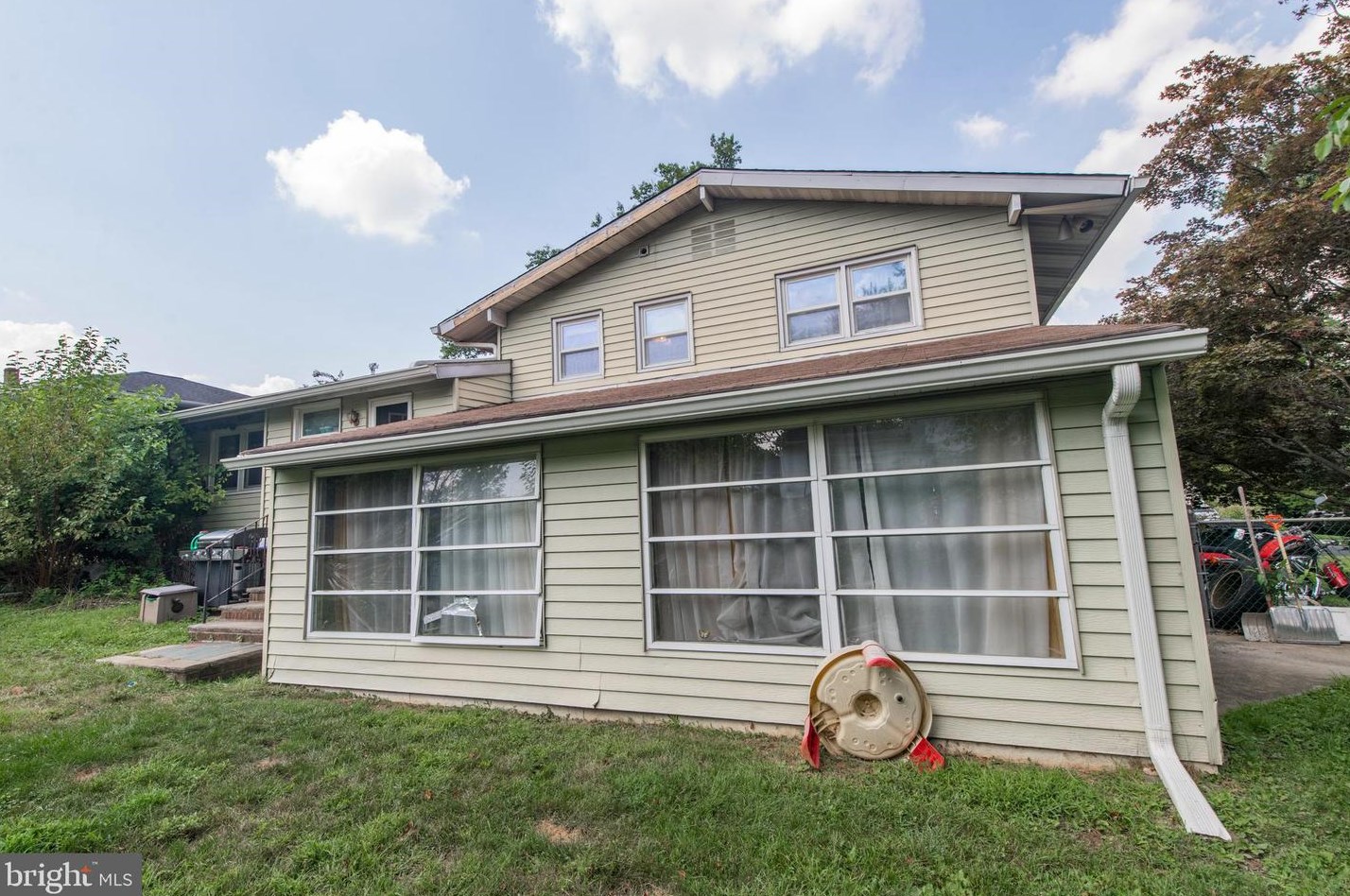 142 Holly Ave, Camden NJ  08107-1118 exterior