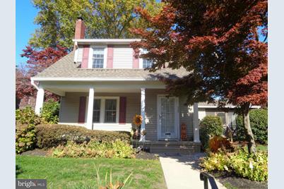 325 Maple Avenue - Photo 1