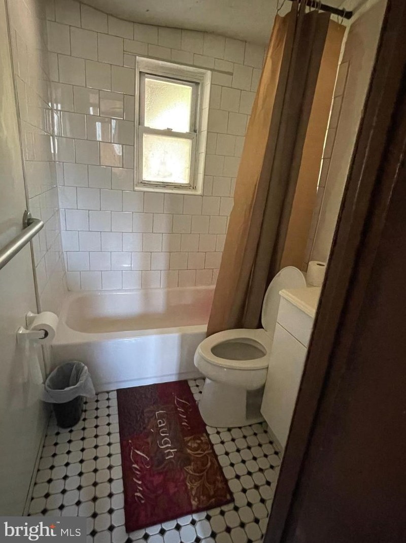 37 Pinehurst Dr, Waterford Township NJ 08004-2200 exterior