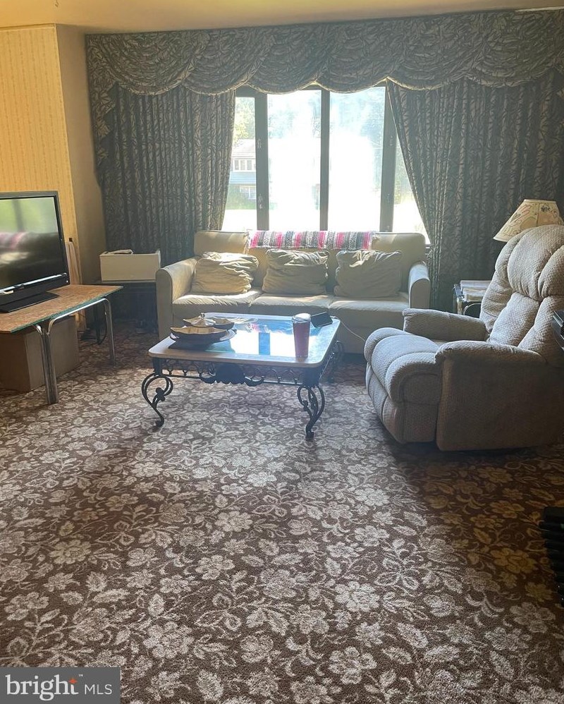 37 Pinehurst Dr, Waterford Township NJ 08004-2200 exterior