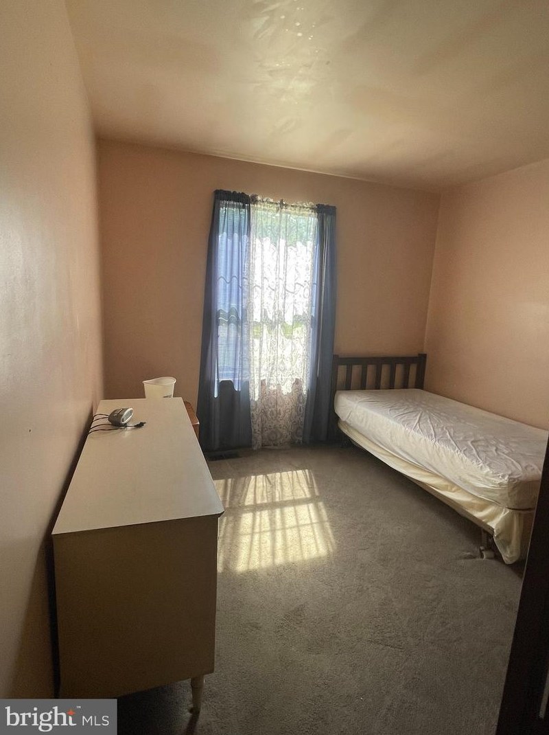 37 Pinehurst Dr, Waterford Township NJ 08004-2200 exterior