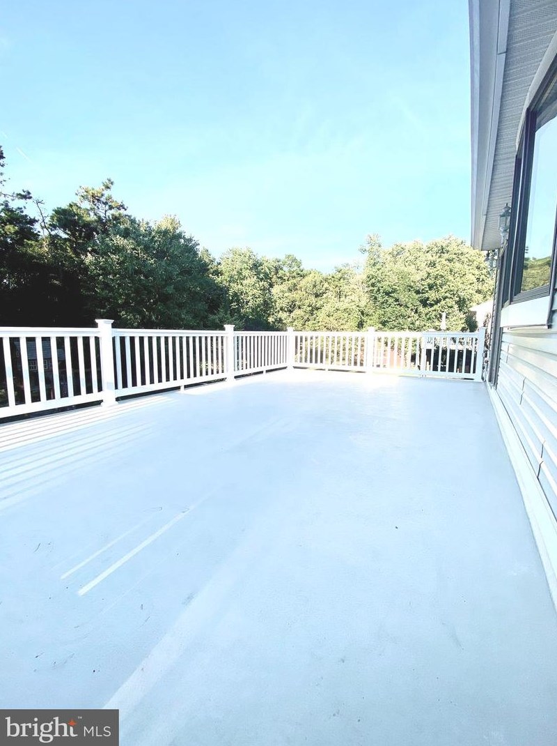 826 Plymouth Dr, Waterford Township NJ exterior